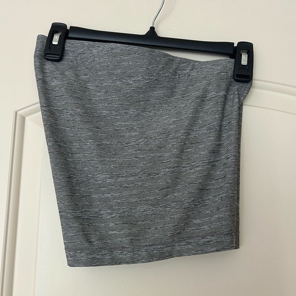 NIKE WOMEN’S SHORTS | Size Medium - Picture 2 of 3